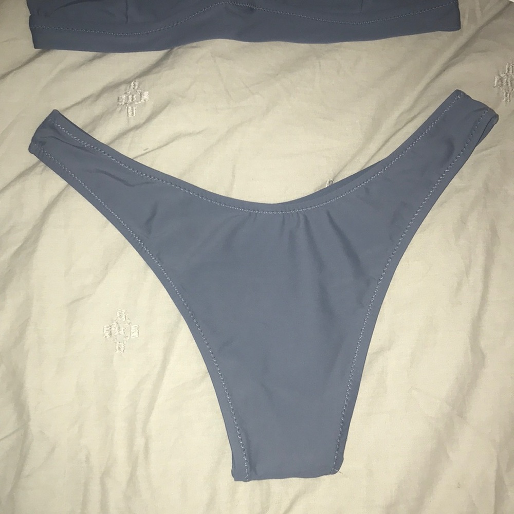 Blue bikini - Picture 4 of 8